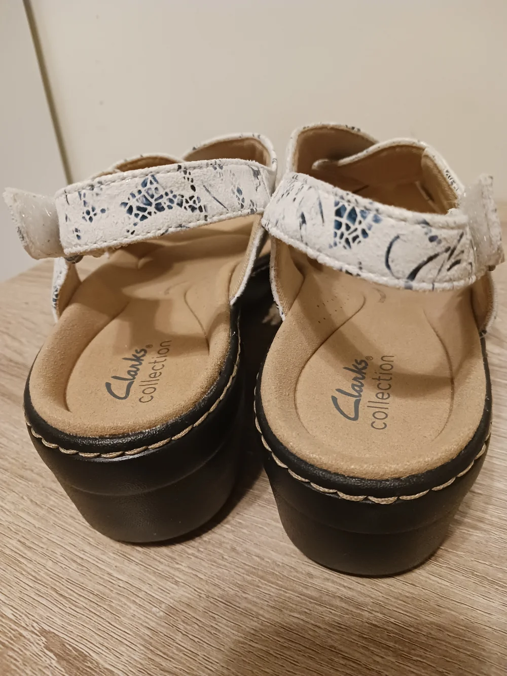Clarks Merliah Echo Blue/White Floral Adjustable Slingback Low Profile Wedges - Picture 4 of 12